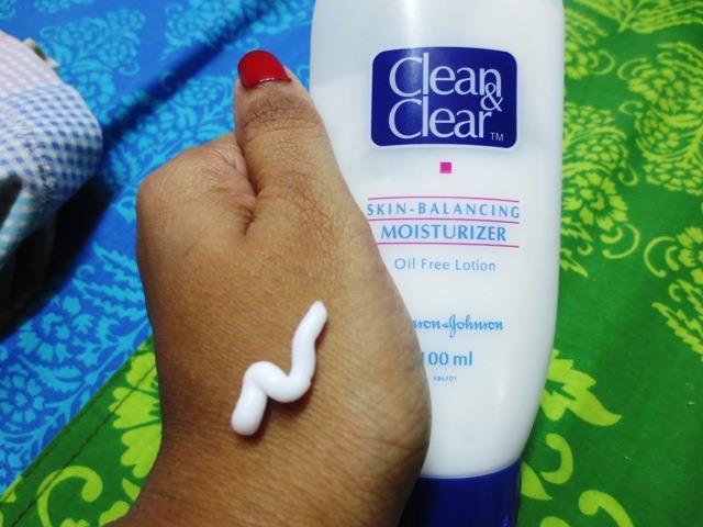 Clean & Clear Skin Balancing Moisturizer Review , Clean & Clear Skin Balancing Moisturizer ,Clean & Clear ,Skin Balancing Moisturizer, Review , oil free, saslic acid, swatch