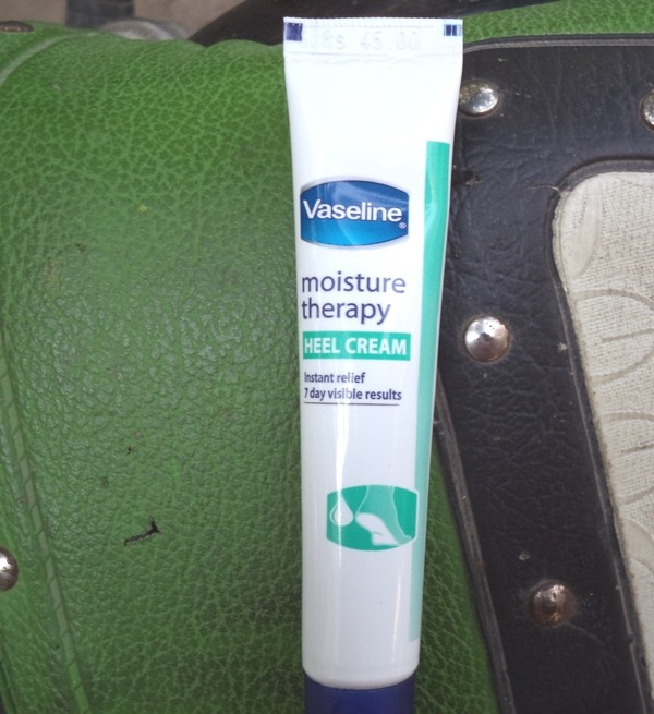 Vaseline Moisture Therapy Heel Cream tube Image