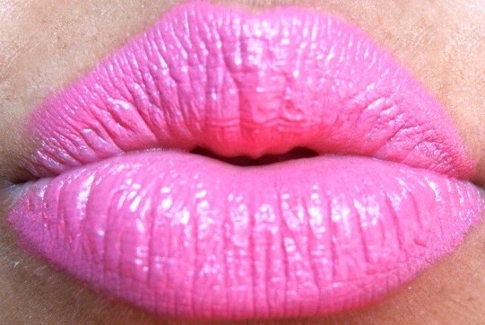 Faces Ultra Moist Lipstick Pretty Pink lip swatch 1