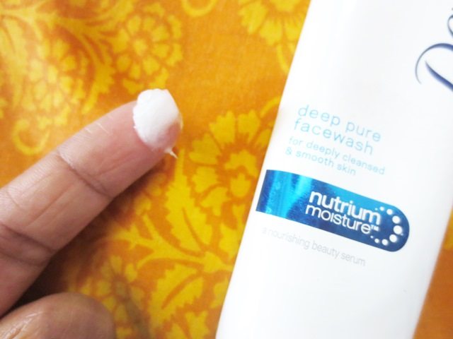 Dove Deep Pure Nutrium Moisture Face Wash swatch, Dove Deep Pure Nutrium Moisture Face Wash Review