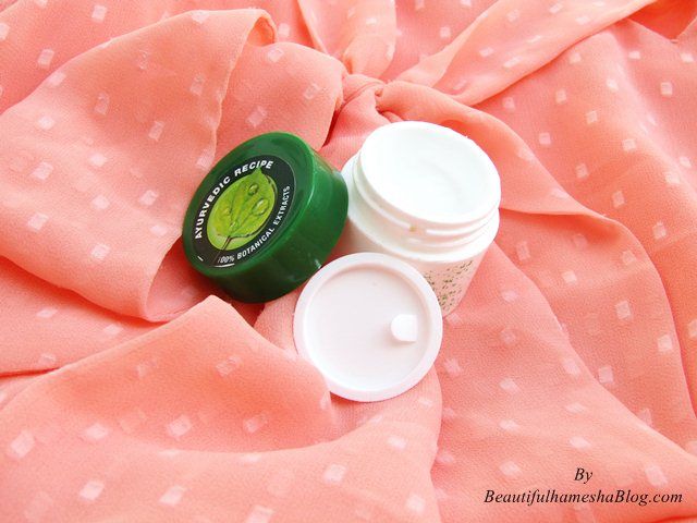 cap, Biotique Bio Morning Nectar Flawless Lightening Eye Cream Review