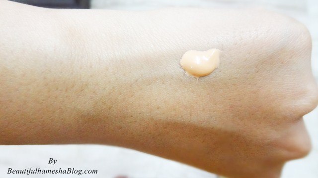 swatch, Lotus Herbals Matte Look Daily Sunscreen Review