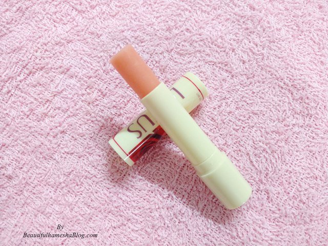 Lotus Herbals Lip Therapy Velvety Rose texture