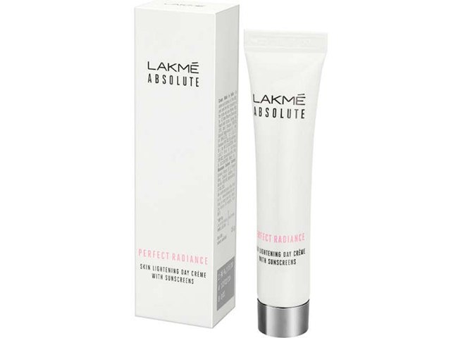Lakme Absolute Perfect Radiance Skin Lightening Day Creme, Skin Lightening Creams, fairness cream, best fairness cream, skin light cream, skin whitening cream, whitening cream, best skin whitening cream, face whitening cream, fairness cream for dry skin, fairness cream for oily skin