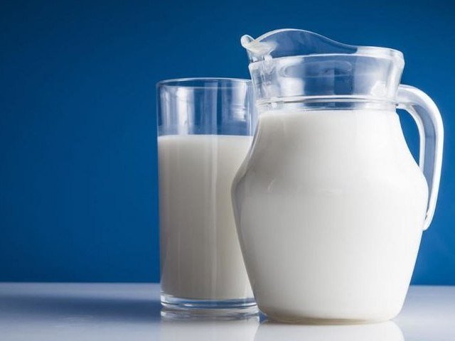 17 Significant Benefits of Milk for Skin, Hair and Health