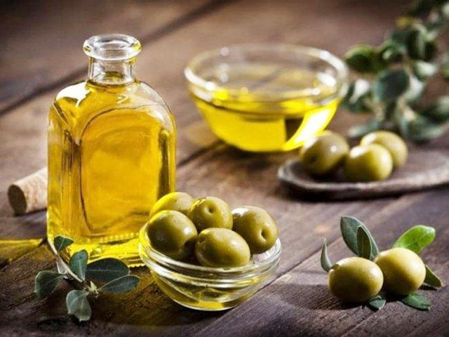 DIY stretch marks treatment, How to use Olive Oil for Stretch Marks, Benefits of using Olive Oil for Stretch Marks, Stretch marks removal, How to remove stretch marks at home