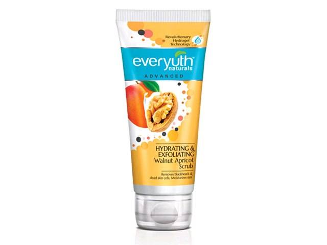 Face Scrub for Dry Skin - Everyuth Naturals Advanced Hydrating & Exfoliating Walnut Apricot Scrub, Scrub for dry skin, dry skin scrub, Best Face Scrub for Dry Skin in India, Dry Skin Care