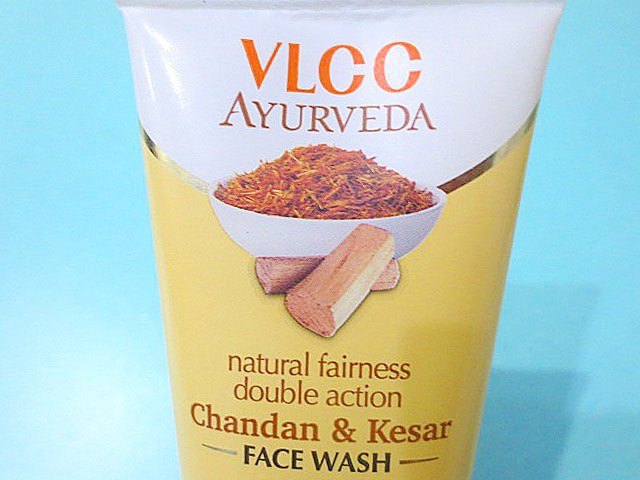 VLCC Ayurveda Chandan & Kesar Face Wash packaging, VLCC Ayurveda Chandan & Kesar Face Wash, VLCC Ayurveda Face Wash, Fairness Face Wash, Ayurvedic Face Wash, Soap free Face Wash, Face Wash