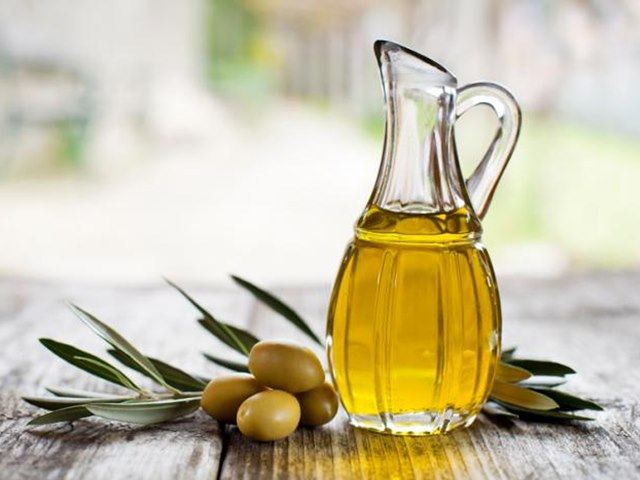 Different uses of olive oil, How to use olive oil for skin, Benefits of olive oil for skin, Skin benefits of olive oil, Skin care tips, Olive oil
