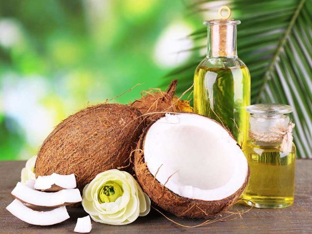 Coconut Oil for Anti Aging, Anti aging skin care with coconut oil, Coconut oil to get rid of wrinkles, Anti aging face pack, Home remedies for anti aging 