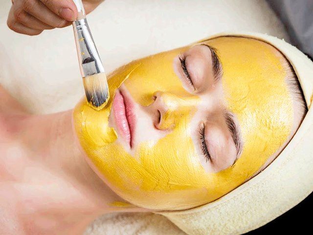 How to get healthy skin with turmeric, DIY face mask for glowing skin, Glowing skin tips, Home remedies for glowing skin, Turmeric face pack
